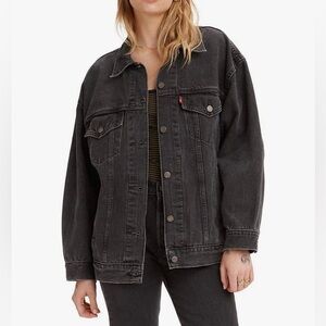 NWOT Levi's Oversized Trucker Jacket